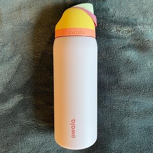 Like new 32oz Owala